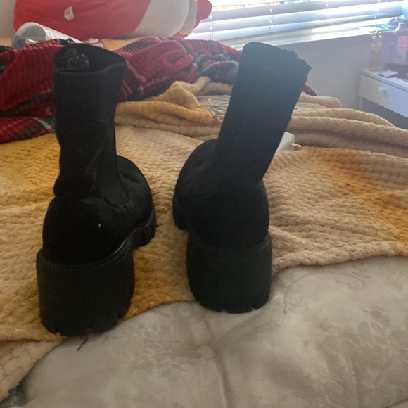 All black wedged boots - Picture 4 of 4